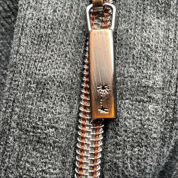 Tommy Bahama Reversible 1/4 Zip Top in Charcoal and‎ True Gray Size Medium - Picture 5 of 10